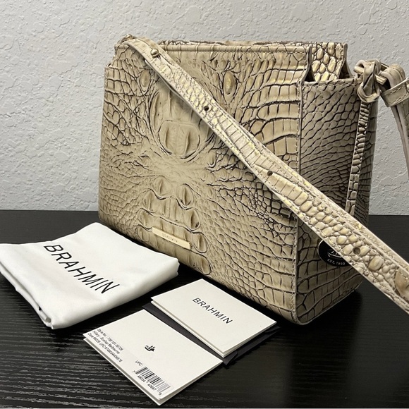 Brahmin Hillary SCALLOP MELBOURNE Leather W/Eye GORGEOUS NEUTRAL - Picture 4 of 9